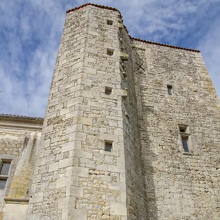 Chateau De Hotel Champdolent