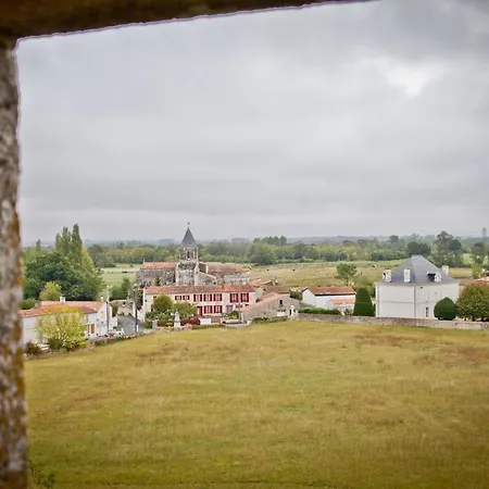 Chateau De Отель *
