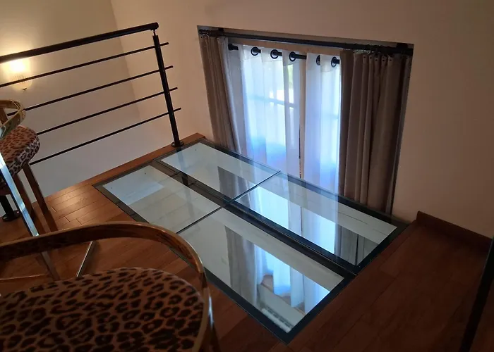 Hotel Chateau De Champdolent