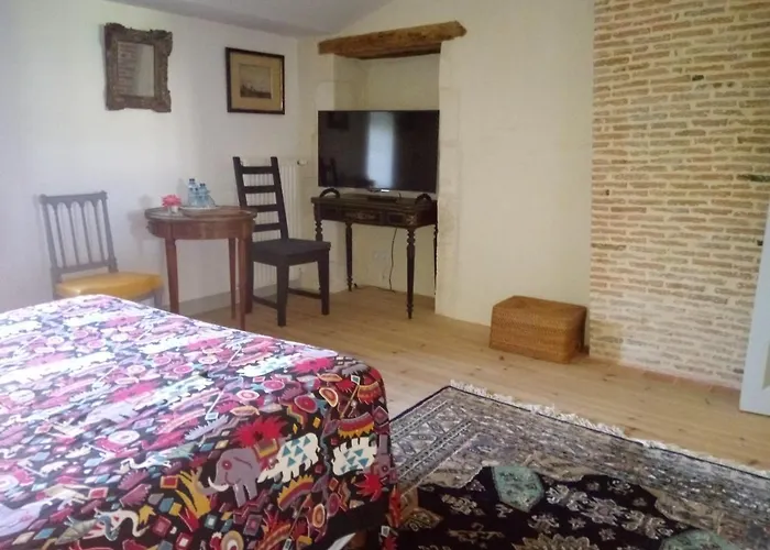 Hotel Chateau De Champdolent